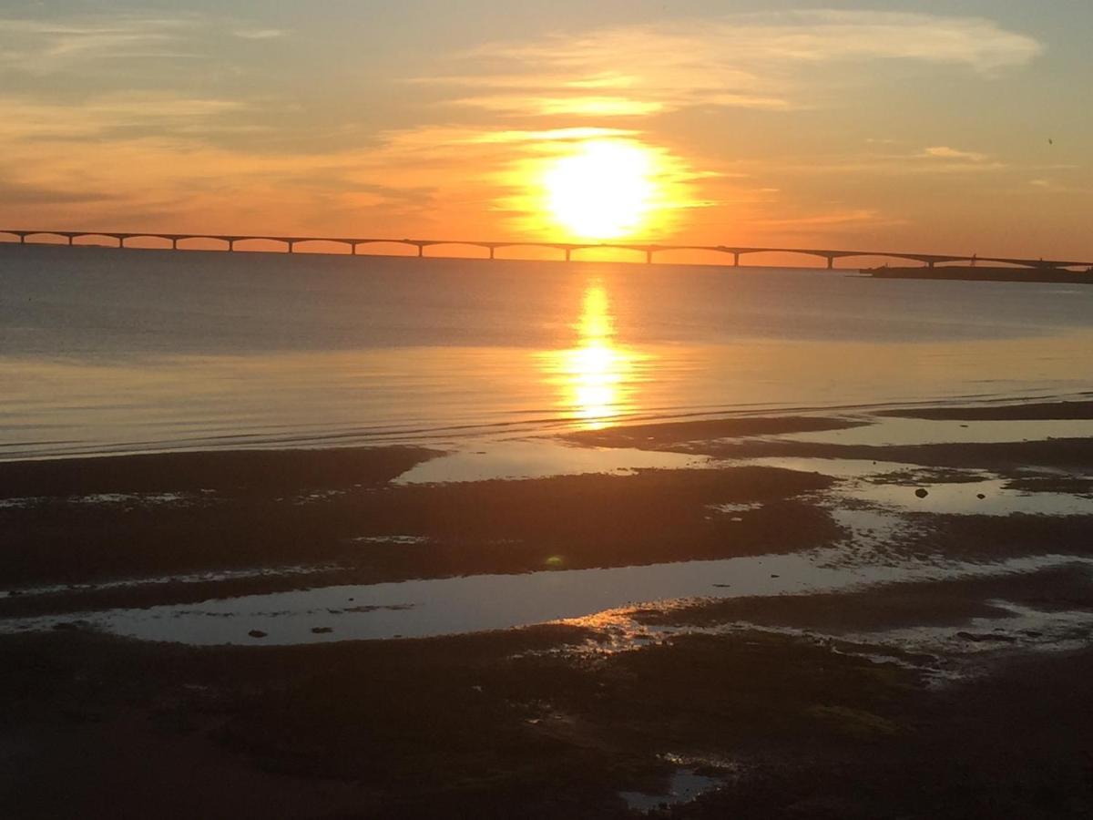 Newly Renovated Confederation Bridge View Villa